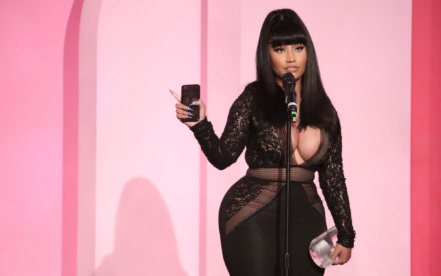 Nicki Minaj Omits Missy Elliott In MTV VMAs Acceptance Speech Following Barbz Spat