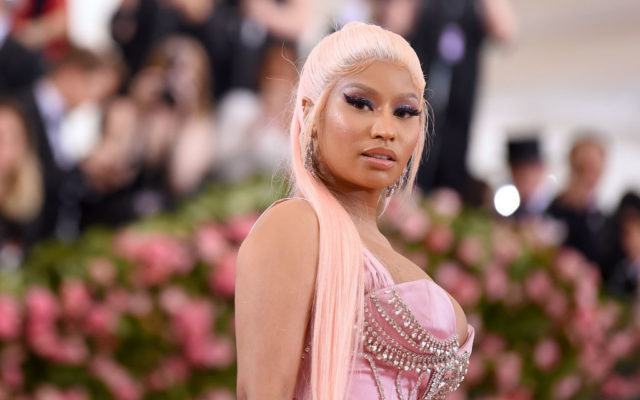 Nicki Shows Off Her Baby Bump While Rapping